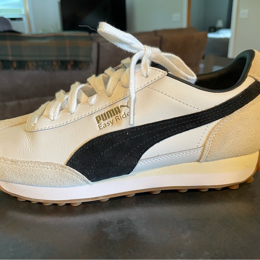 Puma Easy Rider Sneakers in Cream and Black